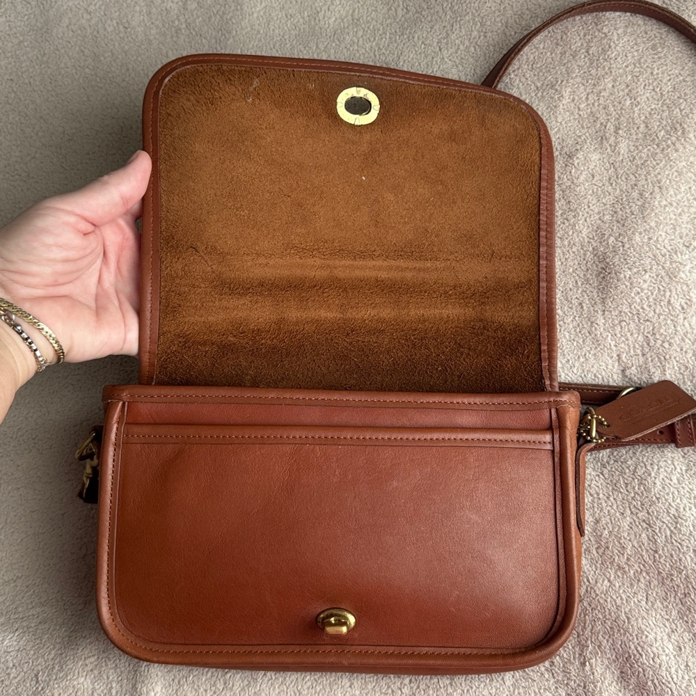 Vintage Coach Pocket Purse 9755 British Tan - Picture 9 of 15